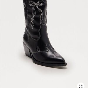 Lasso Bow Cowboy Boots - Black